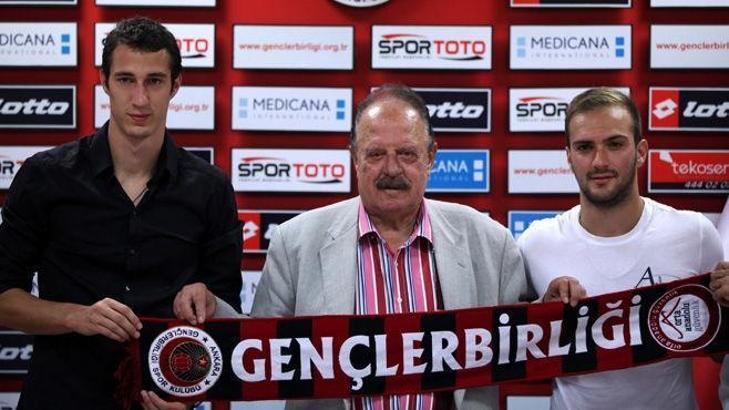 Gençler'de imza şov