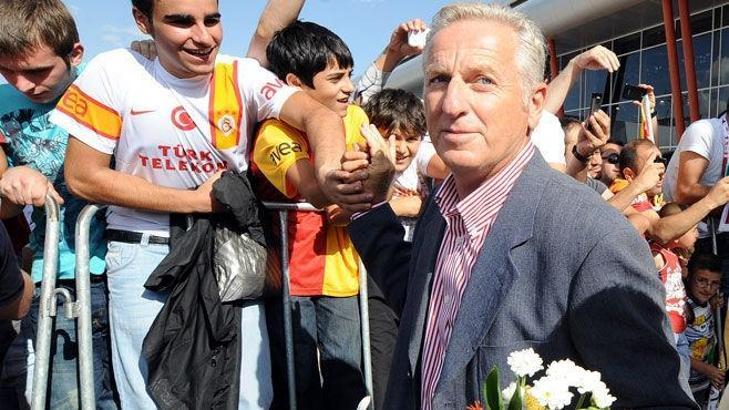 Dürüst'ten Fener'e taş