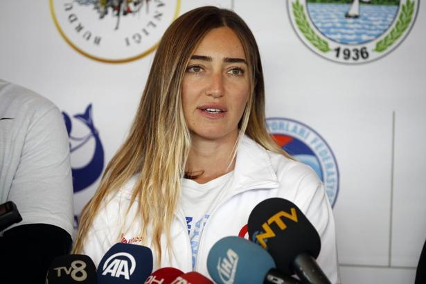 Şahika Ercümen'in rekor dalışı yarına ertelendi