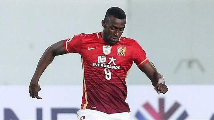 Jackson Martinez'e Mendes engeli