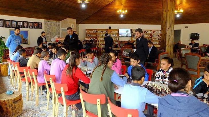 Sultanhanı'nda ortaokullar arası satranç turnuvası
