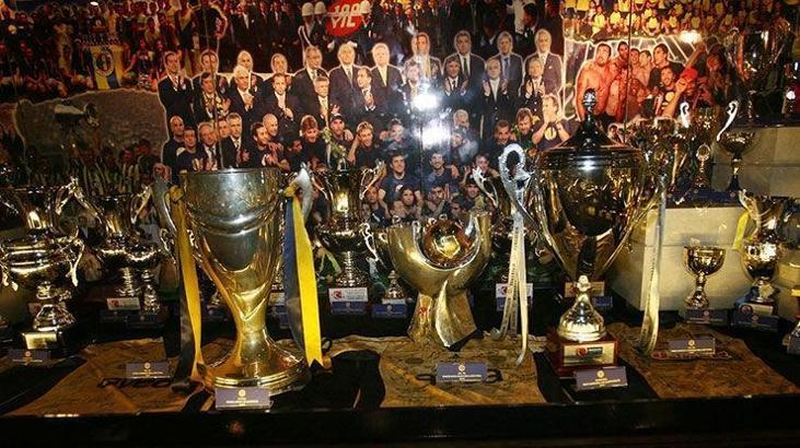 Fenerbahçe'nin kupasını çalmaya çalışan kişi tutuklandı