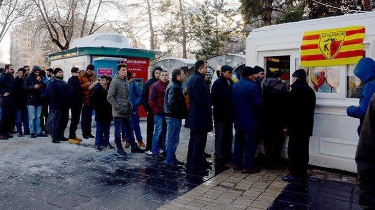 Kayserispor'un evindeki maçların biletlerine yoğun ilgi