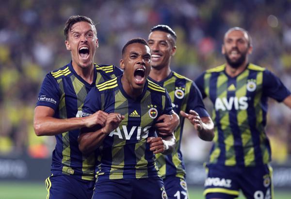 Fenerbahçe, Kadıköy'deki serisini sürdürdü