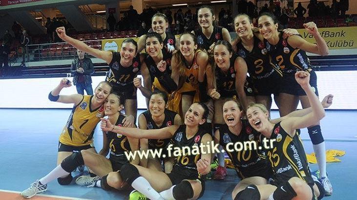 Eczacıbaşı VitrA - VakıfBank: 2-3