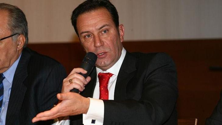 Adnan Öztürk'ten Bakan'a cevap