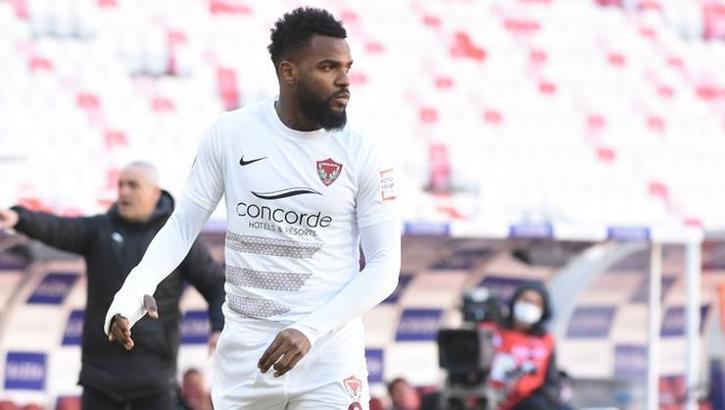 SON DAKİKA! Fenerbahçe'ye Boupendza yarışında dev rakip!