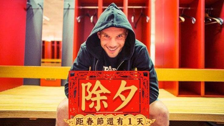 Podolski'ye bir teklif de Japonya'dan!