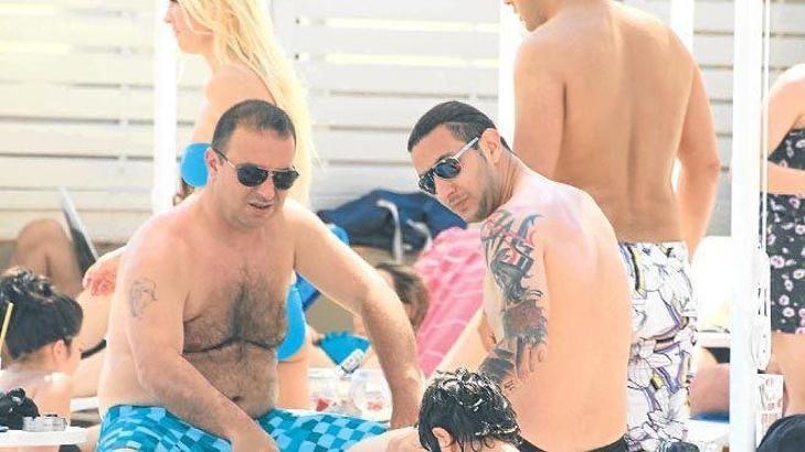 Necati Ateş haber bekliyor