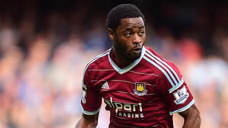 Alex Song geliyor