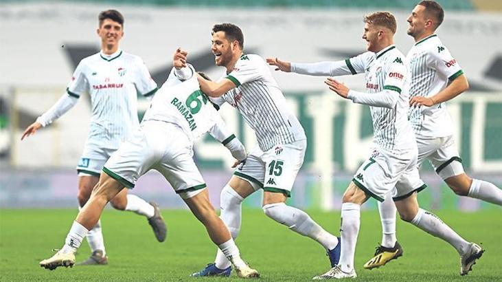 Bursaspor Ankaraspor'u yendi, yarışa tutundu