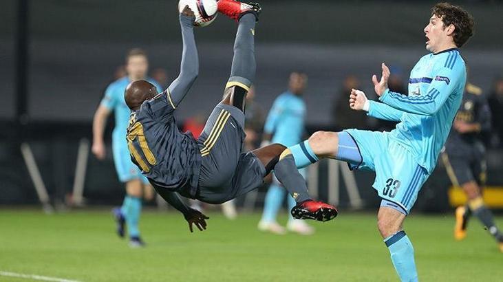 Moussa Sow'dan son röveşata Rotterdam'da