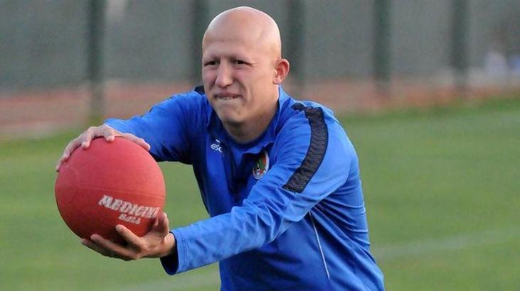 Alanyaspor'da Sezer Özmen'le yollar ayrıldı