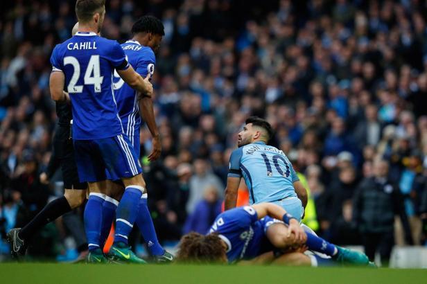 Manchester City'li Agüero'ya 4 maç ceza
