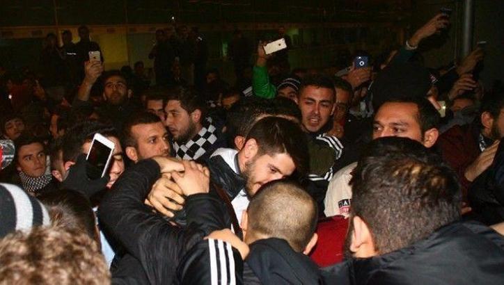 Beşiktaş İstanbul'a döndü! Müthiş karşılama...