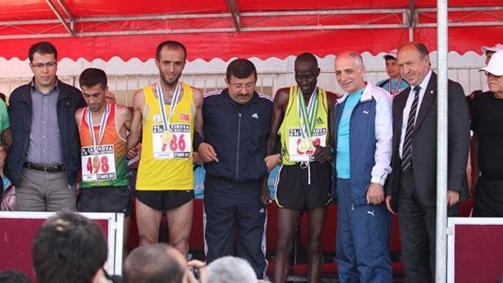 3250 atlet Çayırova'da yarıştı