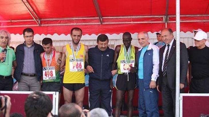 İpi Tekgöz göğüsledi