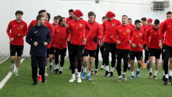 Kayserispor Fenerbahçe hazırlıklarını halı sahada sürdürdü