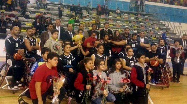 Basketbolda favoriler kolay kazandı