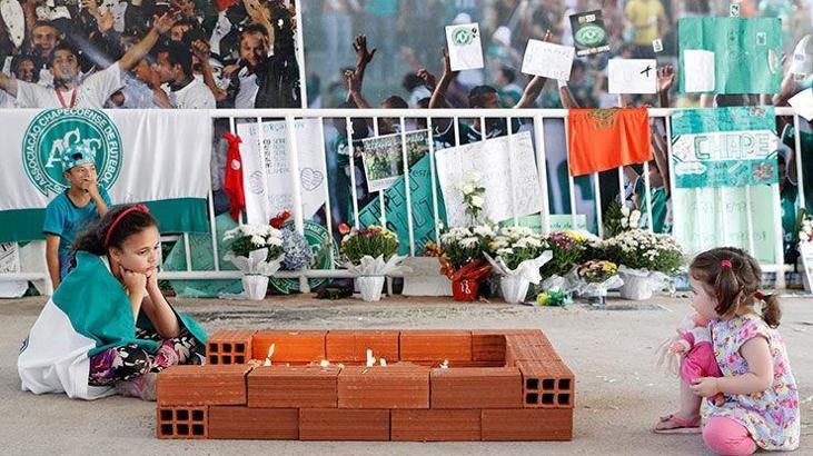 Dünya Chapecoense için el ele!