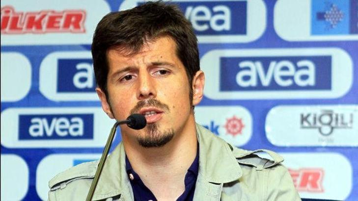 Emre, Sadri Şener'e dava açtı