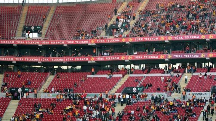 Tribünler boş kaldı
