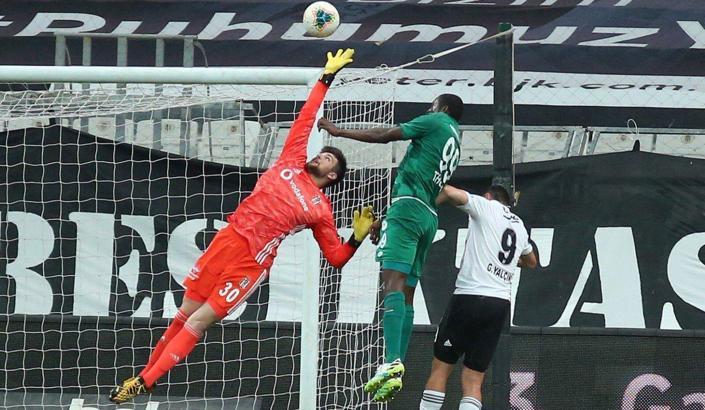 Beşiktaş'ın kalecisi Ersin Destanoğlu dev listede! Büyük onur...