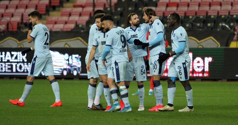 Adana Demirspor Eskişehirspor'u devirdi, yarışa döndü