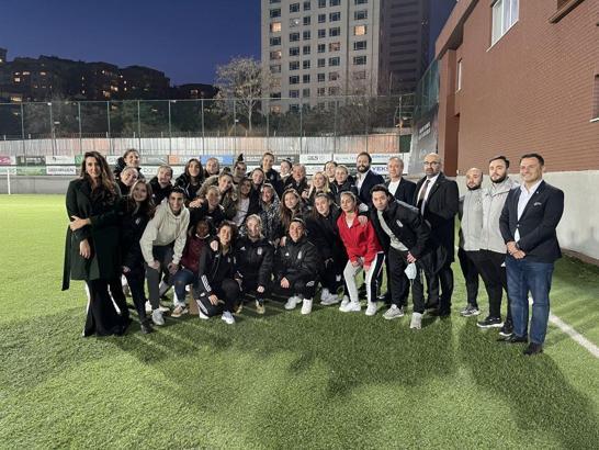 Ahmet Nur Çebi, Kadın Futbol Takımı sporcuları ile bir araya geldi