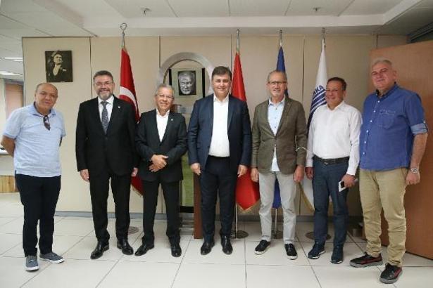 Karşıyaka'da şirketleşme projesine Belediye Başkanı Tugay'dan destek