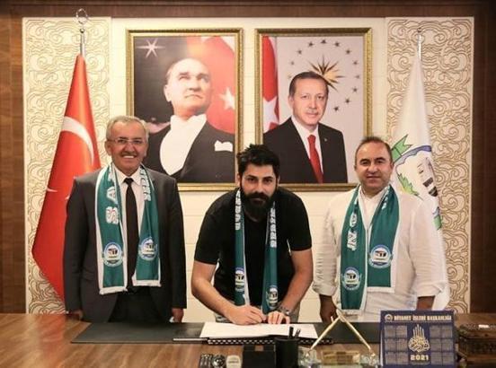 Serik Belediyespor iki futbolcuyla anlaştı