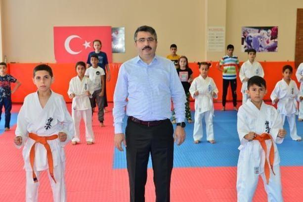 Yıldırım'daki Kış Spor Okulları'nda eğitim sürüyor