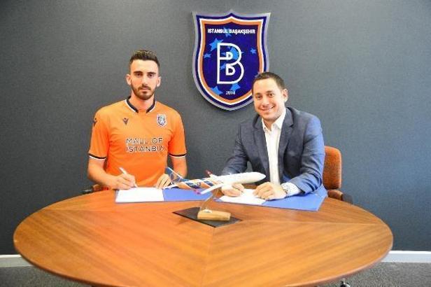 Başakşehir'den üç imza