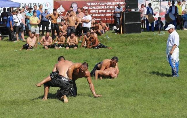 Bulgaristan'da Koca Yusuf Yağlı Güreşleri düzenlendi