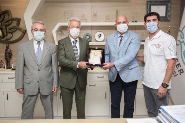 Nilüfer Belediyesi'ne yüzme sporuna desteklerinden dolayı teşekkür ziyareti