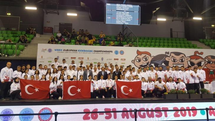 Gençler Avrupa Kick Boks Şampiyonası'nda millilerden tarihi başarı!
