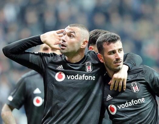 Son dakika! Beşiktaş Burak Yılmaz'ın sözleşmesini uzattı