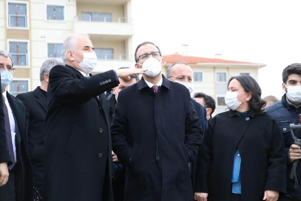 Gençlik ve Spor Bakanı Mehmet Muharrem Kasapoğlu, Denizli'de stat alanını inceledi