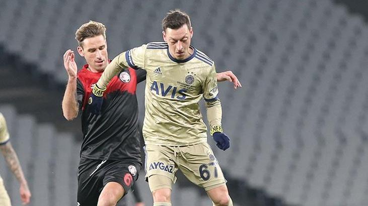 Mesut Özil'den yeni paylaşım: Bir şarkısın sen...
