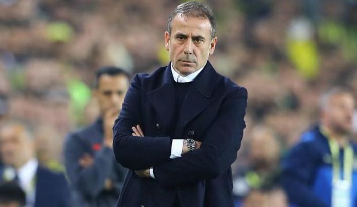 Beşiktaş'ın hocası Abdullah Avcı beyin yıkıyor