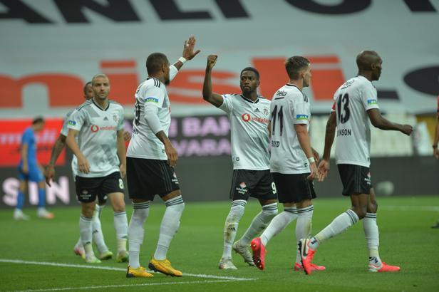 Galatasaray ve Sivasspor kaybetti, Beşiktaş fırsatı kaçırmadı