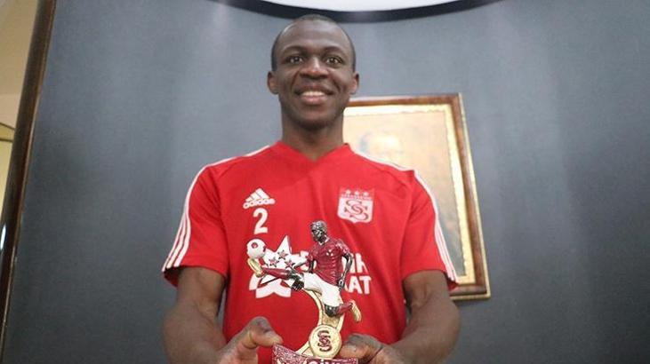 Sivasspor'un yıldızı Kone'yi mutlu eden hediye