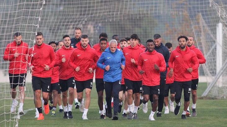 Antalyaspor'da tek eksik Charles