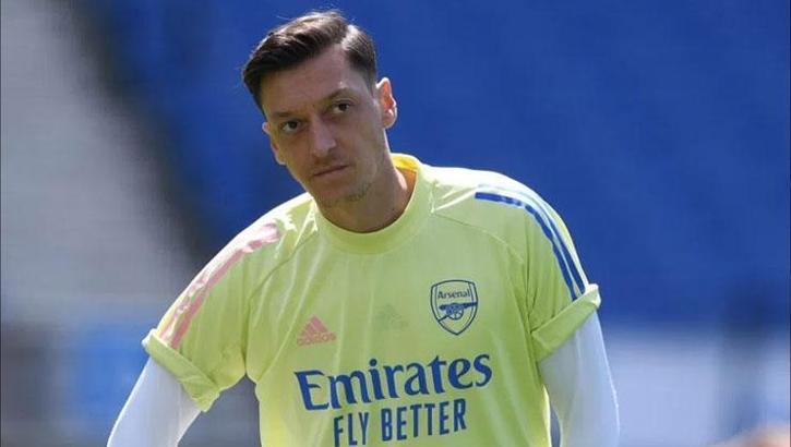 Mesut Özil'in transferinde flaş gelişme! Türkiye'ye geliyor!