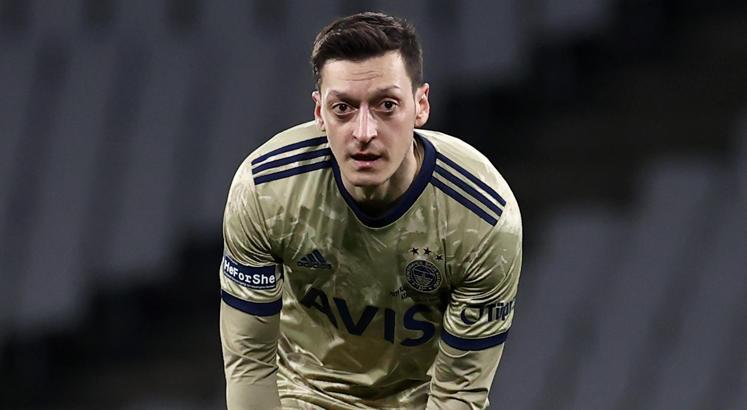 Fenerbahçe'de Mesut Özil'in liderliği umut verdi!