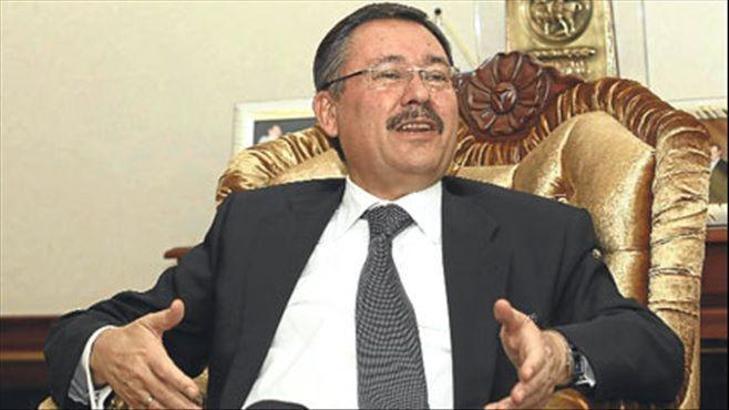 Asırlık çınar nasıl çöktü?