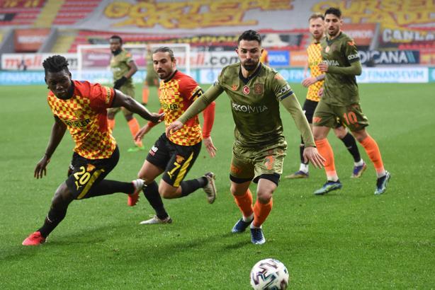 Son şampiyon Başakşehir, düşme hattına geriledi!