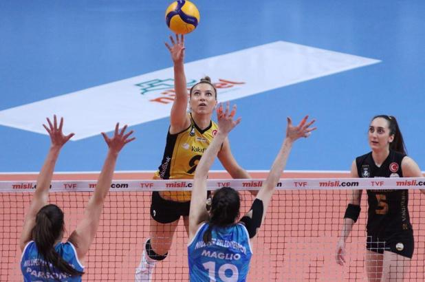 Vakıfbank, Nilüfer Belediyespor'u set vermeden geçti