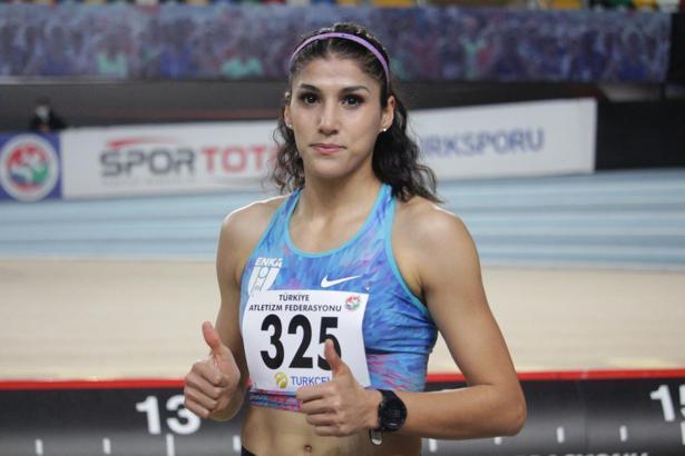 Milli atlet Elif Polat, 300 metrede U23 Türkiye rekorunu yeniledi