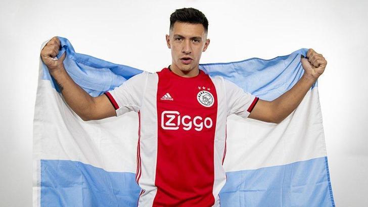 Ajax Lisandro Martinez'i transfer etti